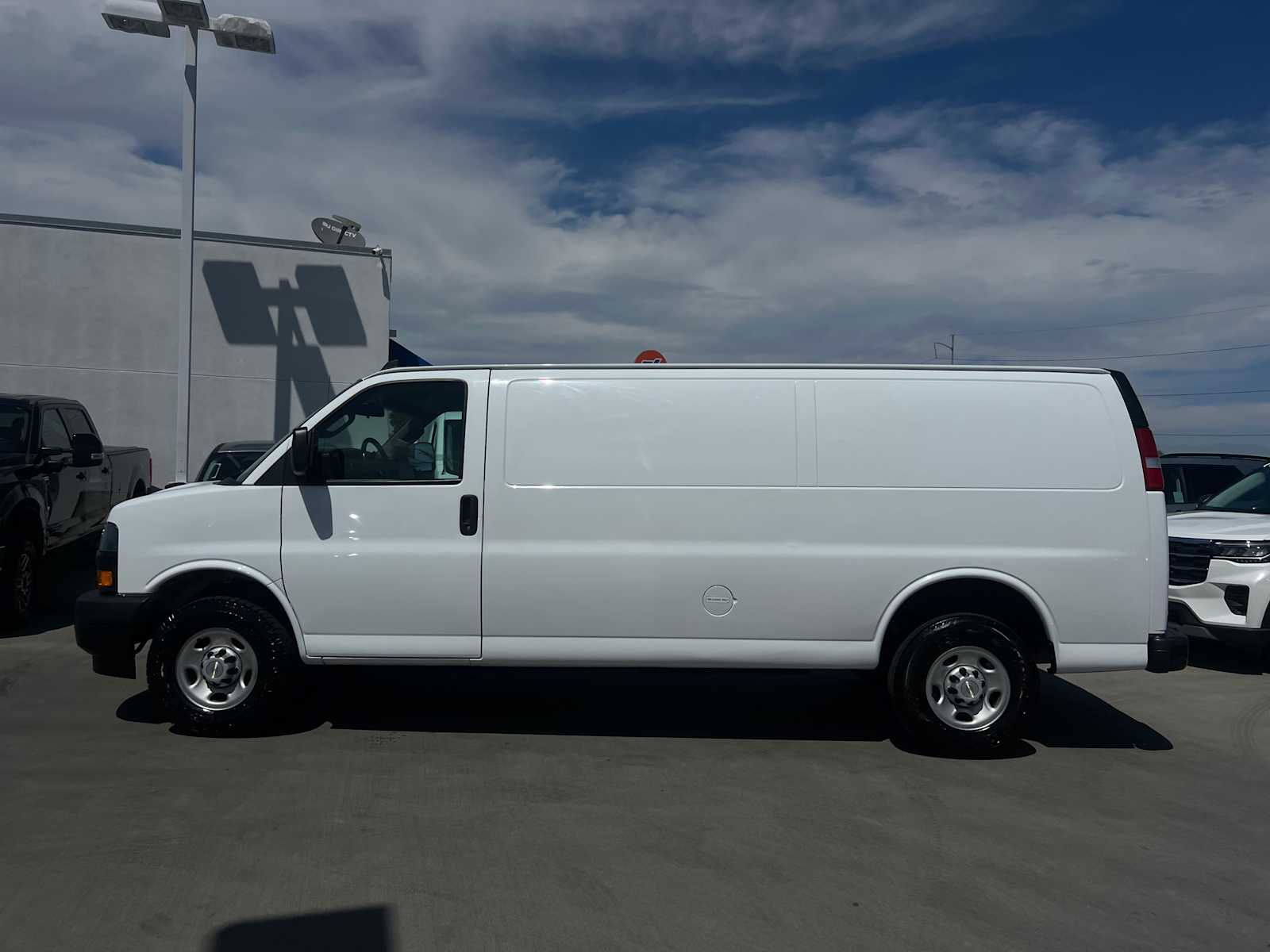 Used 2022 Chevrolet Express Cargo Work Van with VIN 1GCWGBFPXN1234329 for sale in Hawthorne, CA