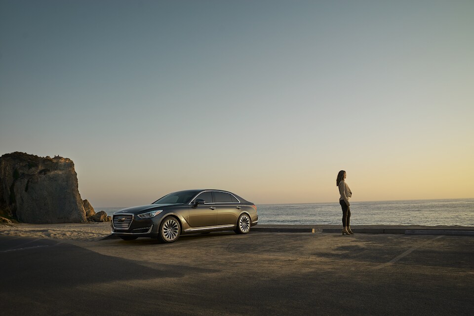 2019-Genesis-G90-5.0Ultimate-Sedan-L03.jpeg