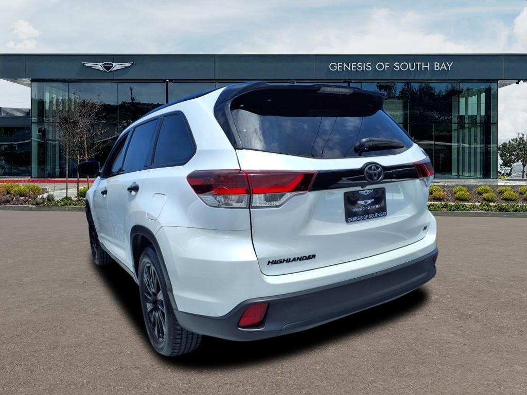 Used 2019 Toyota Highlander SE with VIN 5TDKZRFH5KS331186 for sale in Torrance, CA