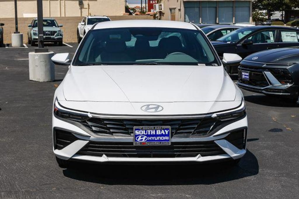 New 2026 Hyundai Elantra SE Sedan