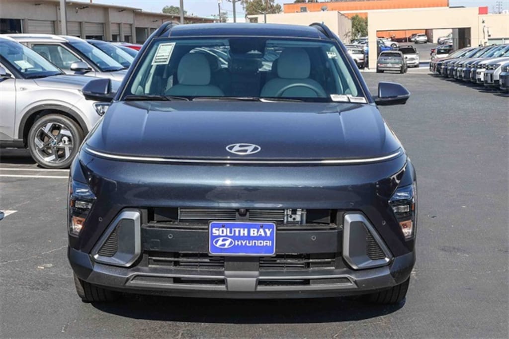 New 2026 Hyundai Kona Limited FWD SUV