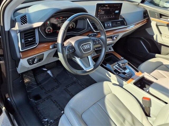 2021 Audi Q5 45 Premium Plus photo 3