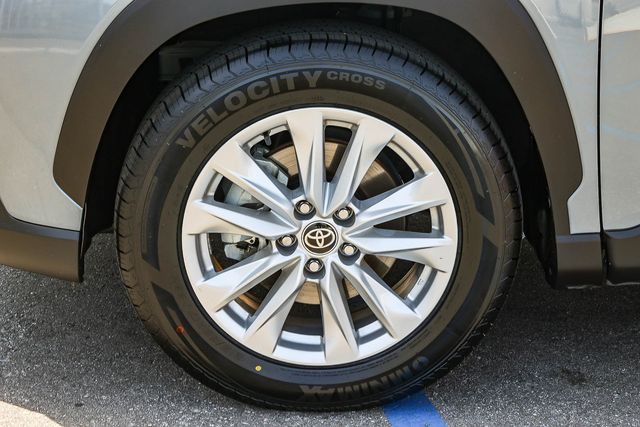 2023 Toyota Corolla Cross LE - Photo 9