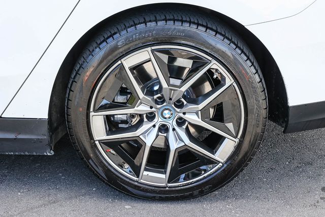2024 BMW i5 40 - Photo 8