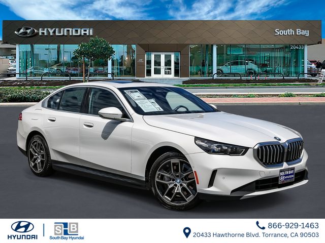 2024 BMW i5 eDrive40's photo