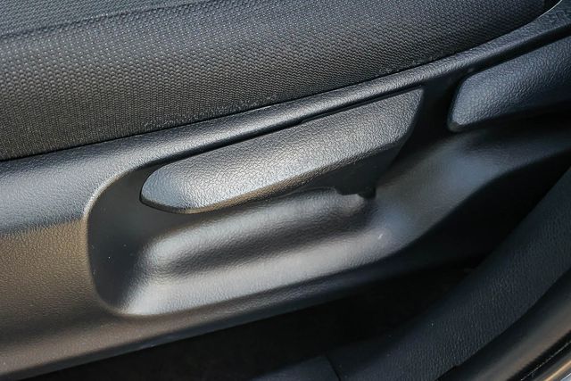 2023 Toyota Corolla Cross LE - Photo 23