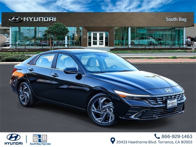 2024 Hyundai Elantra Limited's photo