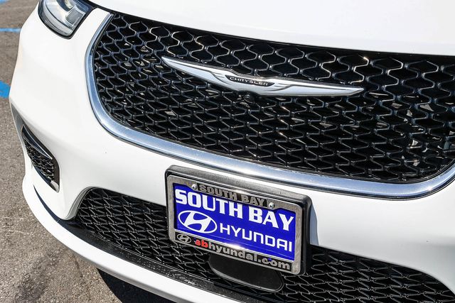 2023 Chrysler Pacifica Touring L - Photo 11