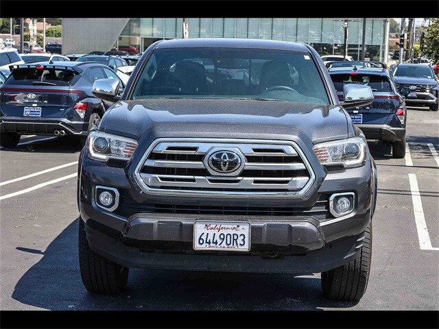 2019 Toyota Tacoma Limited photo 2