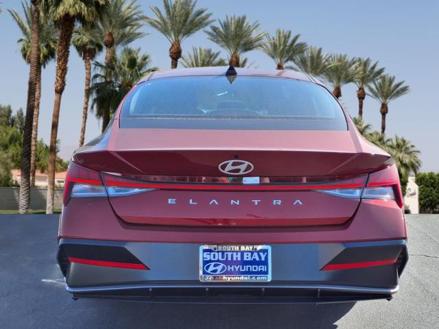 2025 Hyundai Elantra SEL Convenience photo 2