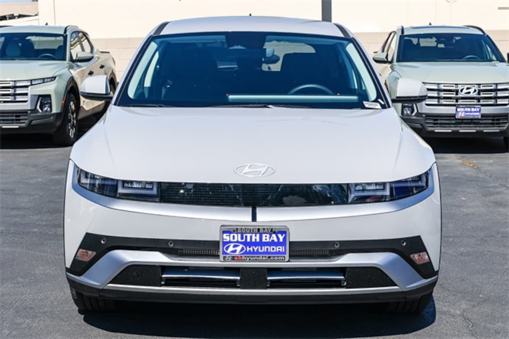 New 2025 Hyundai IONIQ 5 SE Standard Range SUV