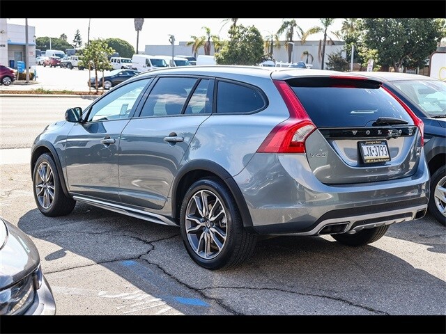 2018 Volvo V60 Cross Country T5 photo 4
