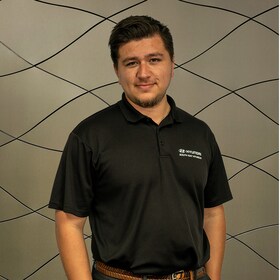 Staff member Eddie Gomez from ID_9e2722d49dee