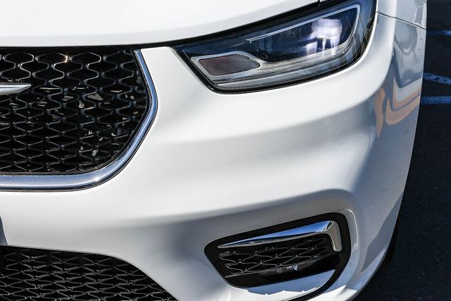 2023 Chrysler Pacifica Touring L - Photo 10