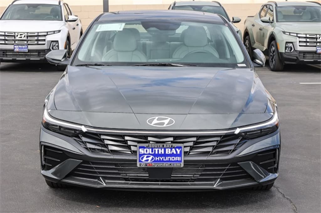 New 2026 Hyundai Elantra Limited Sedan