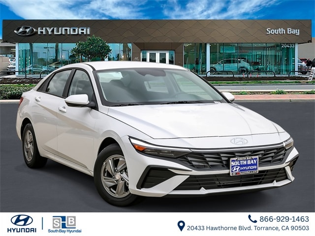 2026 Hyundai Elantra SE's photo