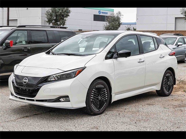 2025 Nissan Leaf SV Plus photo 3