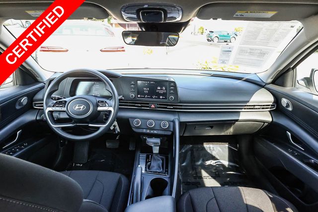 2025 Hyundai Elantra SE - Photo 14