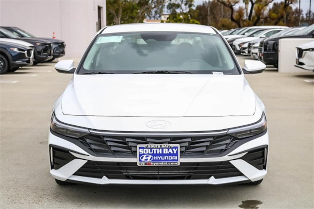 New 2026 Hyundai Elantra SE Sedan