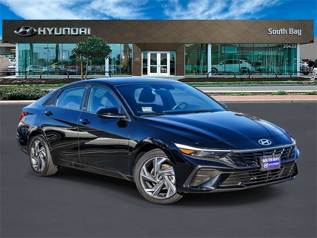 2025 Hyundai Elantra Blue's photo