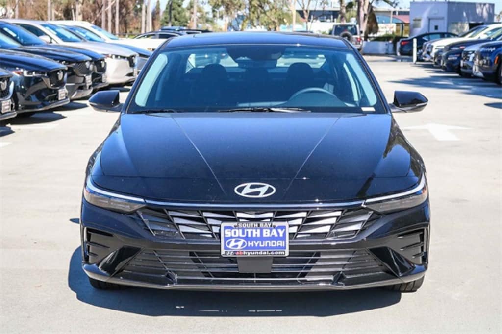 New 2026 Hyundai Elantra Limited Sedan