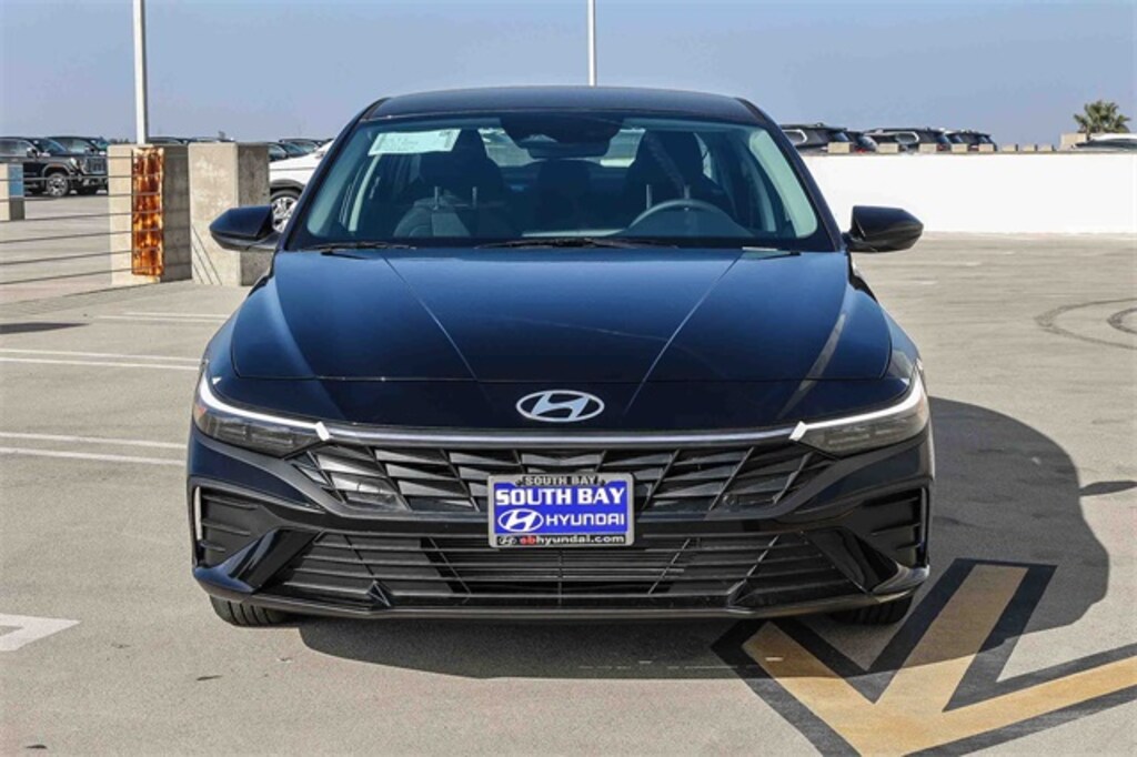 New 2026 Hyundai Elantra SE Sedan