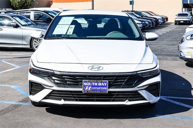 2024 Hyundai Elantra SEL photo 2