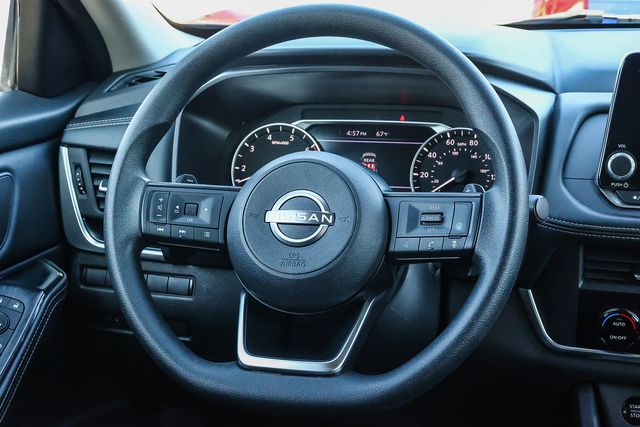 2024 Nissan Rogue SV - Photo 16