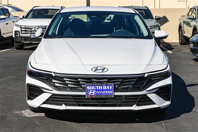 2026 Hyundai Elantra Blue SEL Sport photo 2
