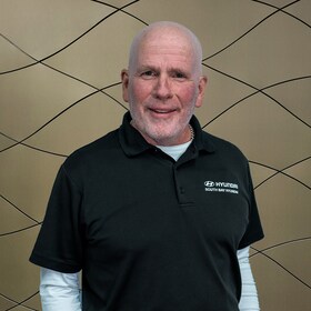 Staff member Pat Patterson from ID_e06ddf9e0a6f