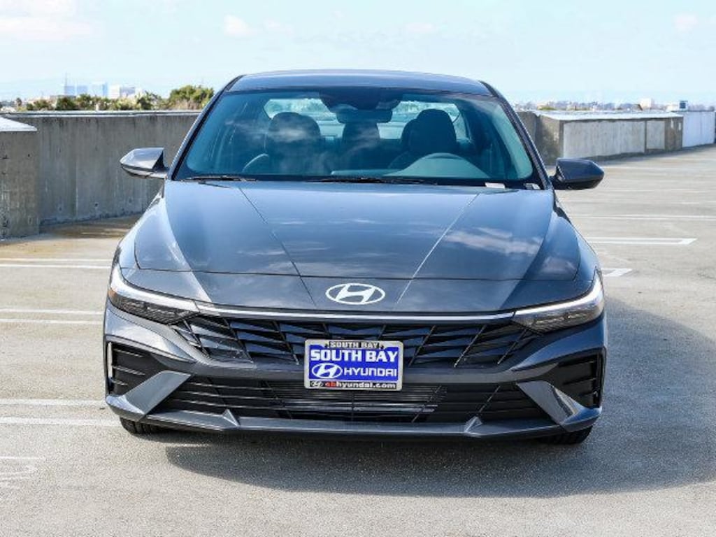 New 2026 Hyundai Elantra SE Sedan