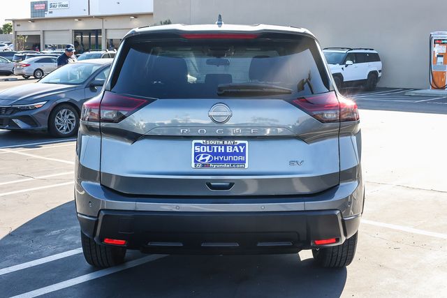 2024 Nissan Rogue SV - Photo 5