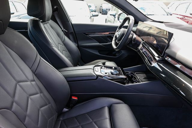 2024 BMW i5 40 - Photo 19
