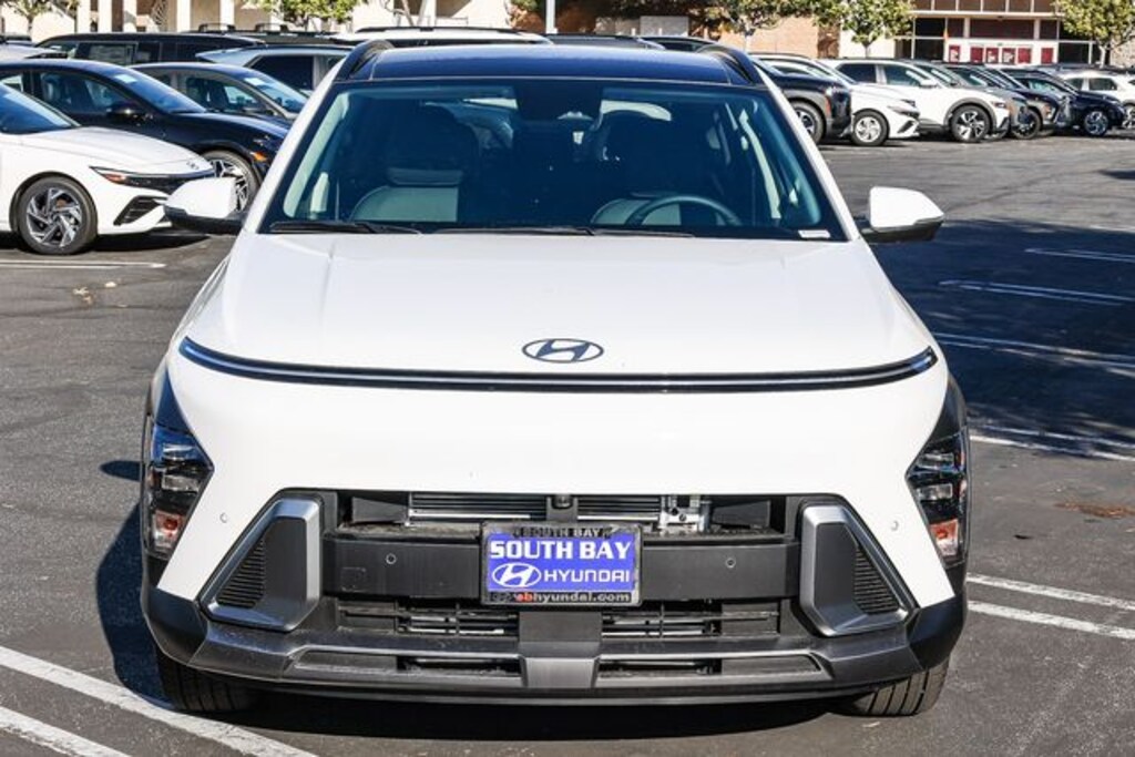 New 2026 Hyundai Kona Limited FWD SUV
