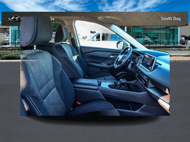 2024 Nissan Rogue SV - Photo 18