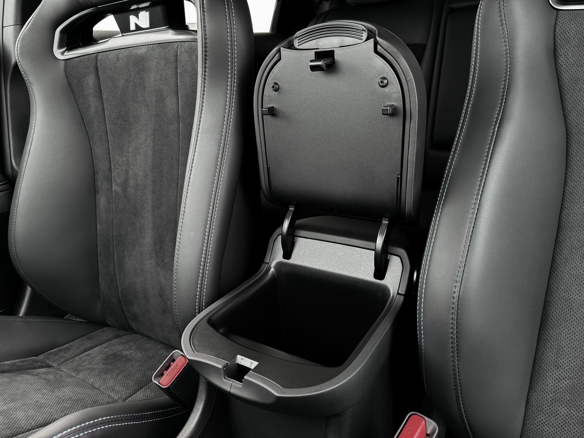 2025 Hyundai IONIQ 5 N - Photo 18