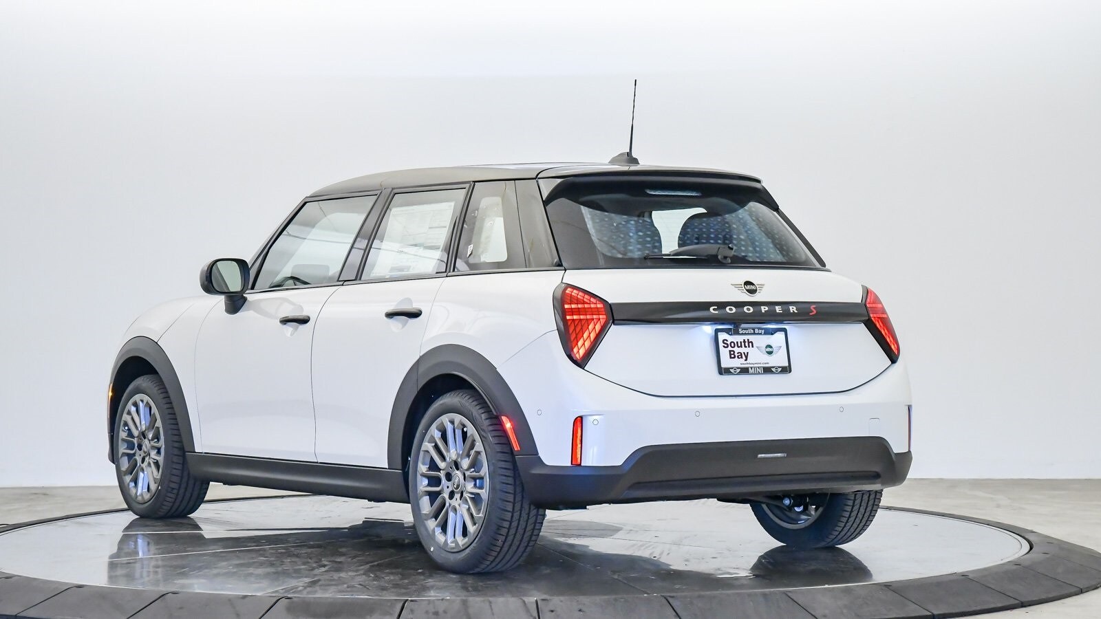 2025 Mini Cooper Signature photo 2