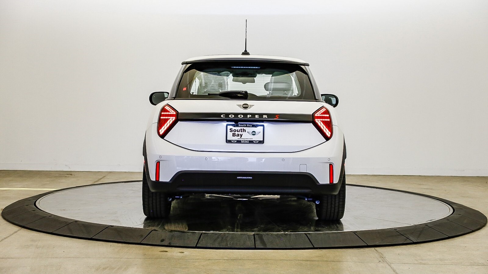 2025 Mini Cooper Signature photo 3