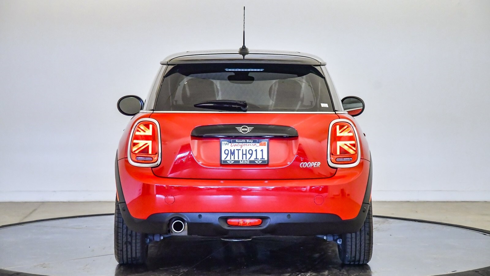 2021 Mini Cooper 2 Door Hardtop photo 2