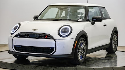 2025 MINI Signature Plus Hardtop 2 Door 2025 MINI Hardtop 2 Door Signature Plus Hatchback