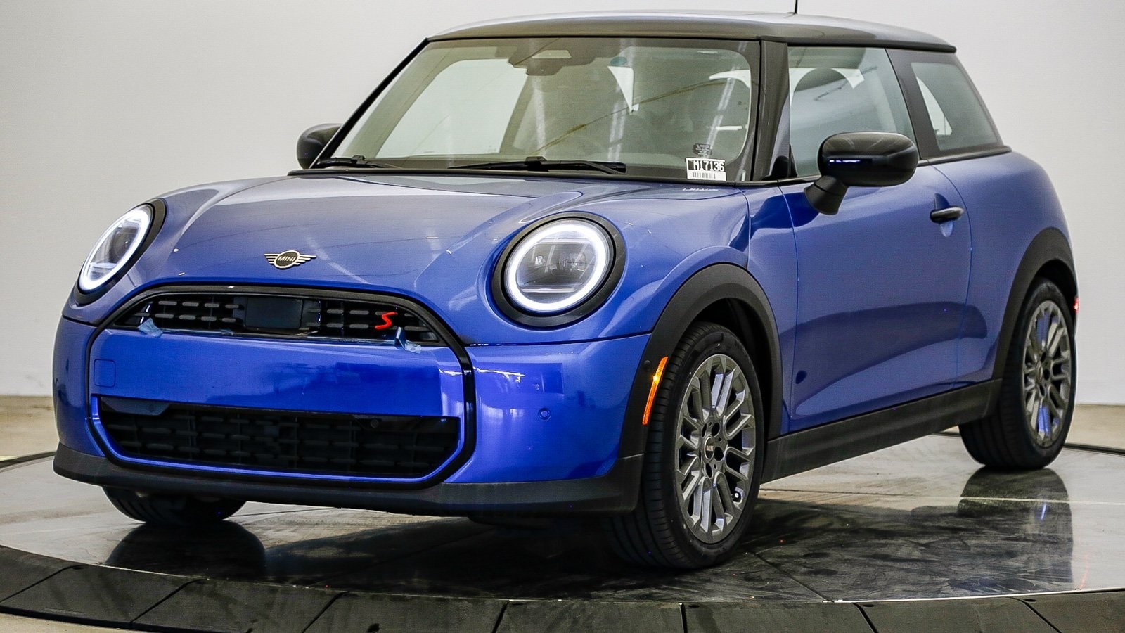 2025 MINI Hardtop 2 Door Signature Plus