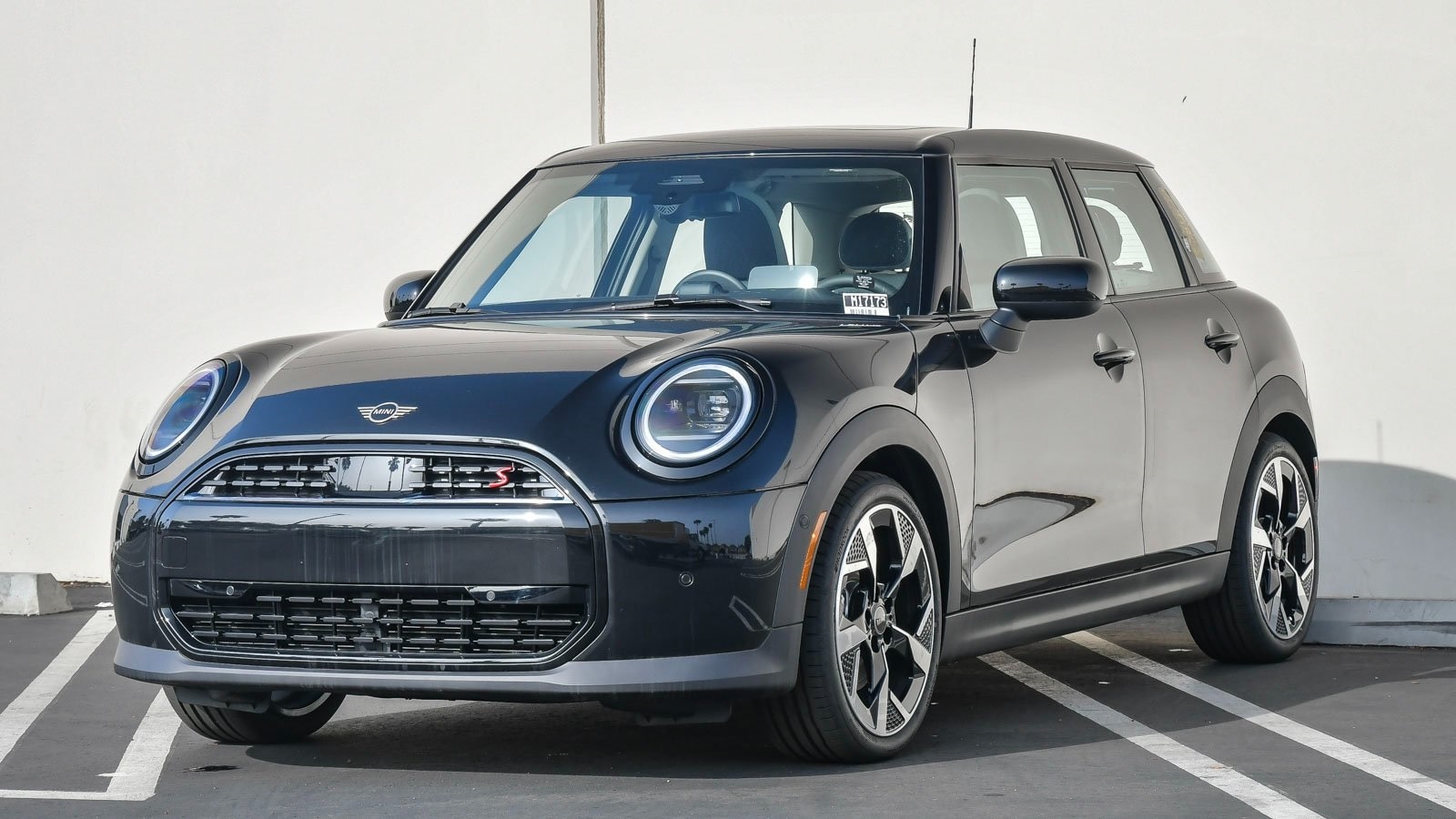 2025 MINI Hardtop 4 Door Signature Plus
