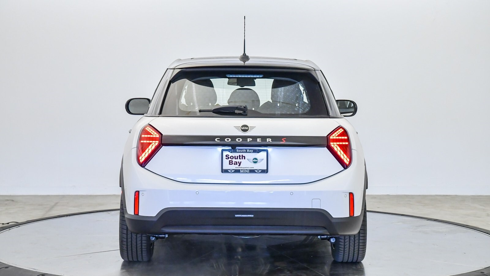2025 Mini Cooper Signature photo 3