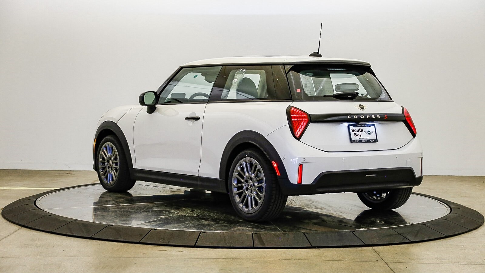 2025 Mini Cooper Signature photo 2