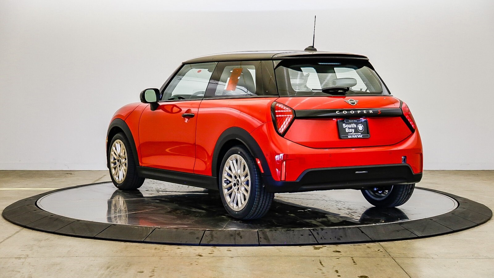 2025 Mini Cooper S Iconic photo 2
