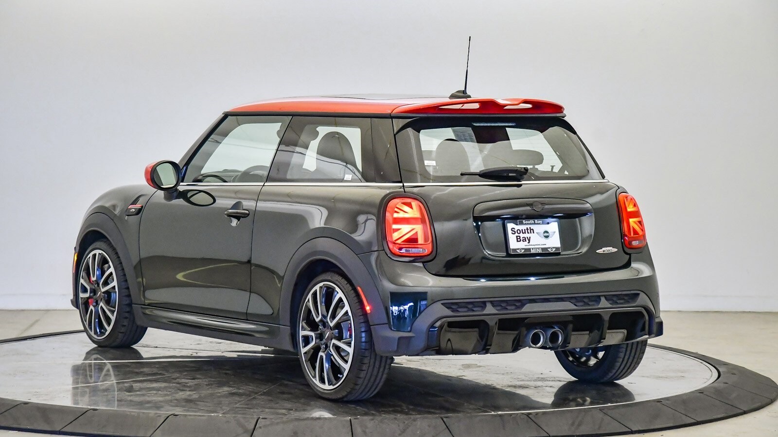 2023 Mini Cooper 2 Door Hardtop photo 2