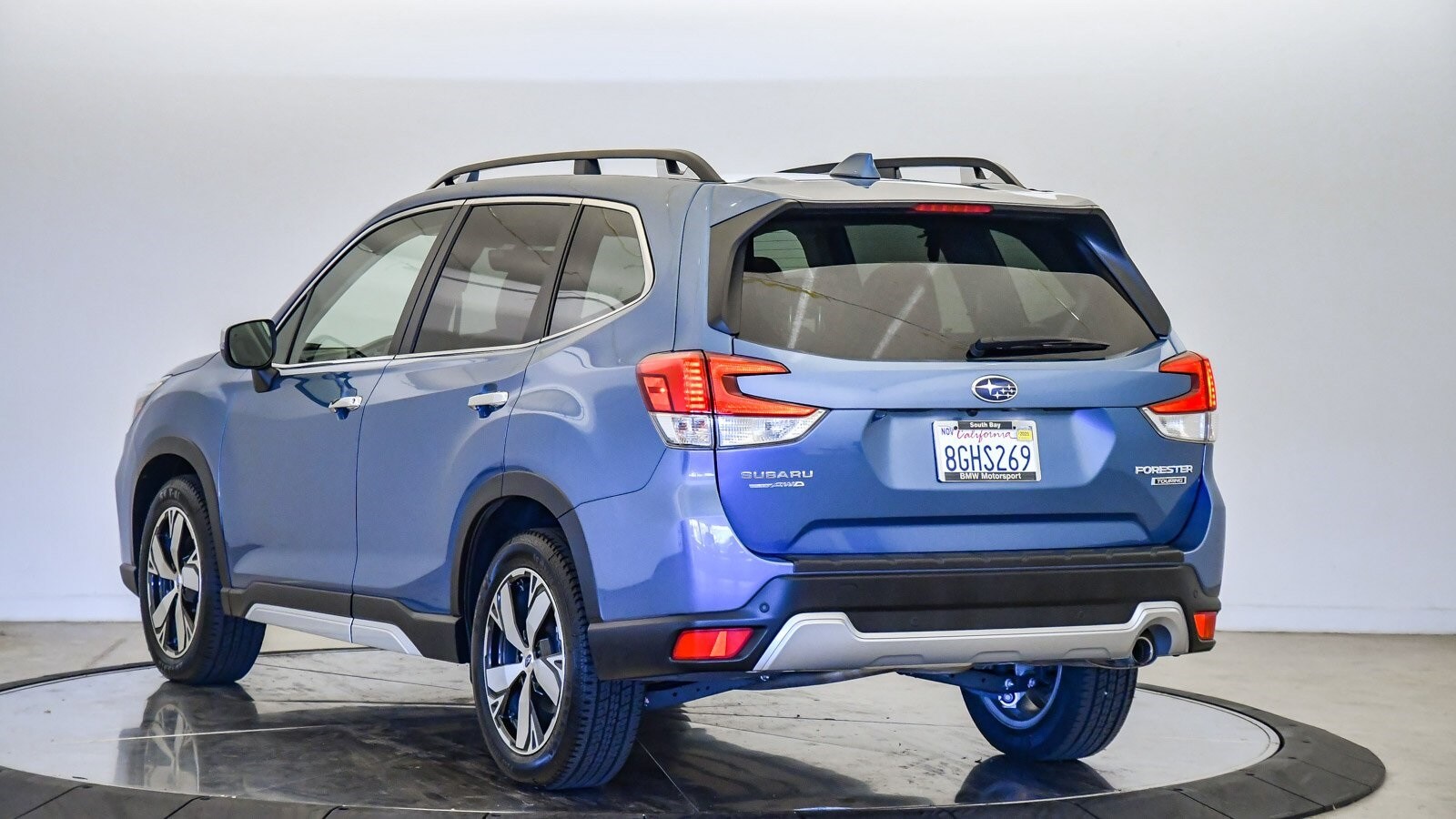 2019 Subaru Forester Touring photo 2