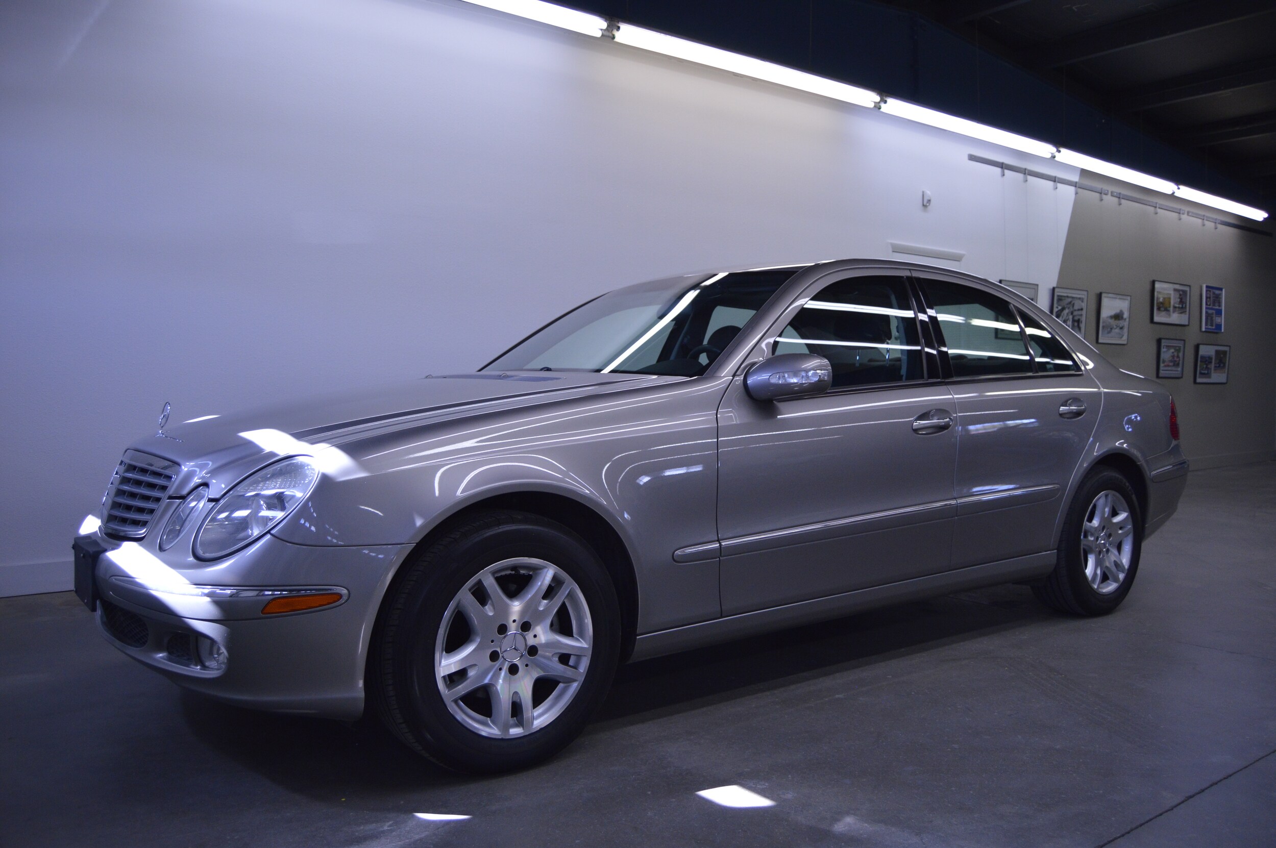 2004 Mercedes Benz E Sedan photo 3