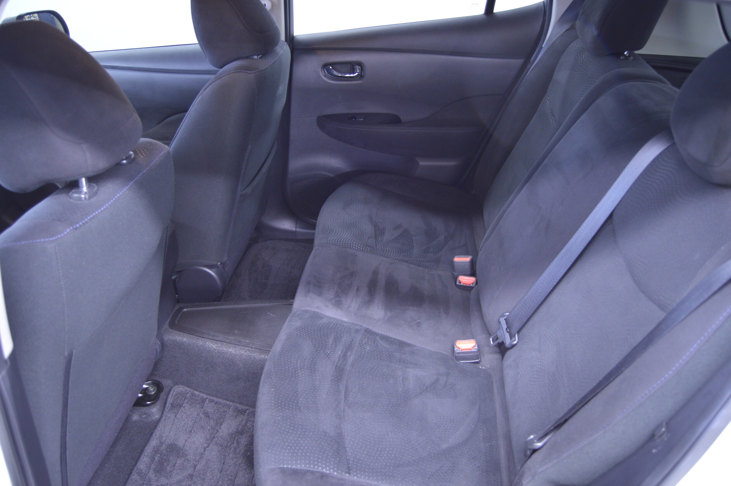 2016 Nissan LEAF SV - Photo 14