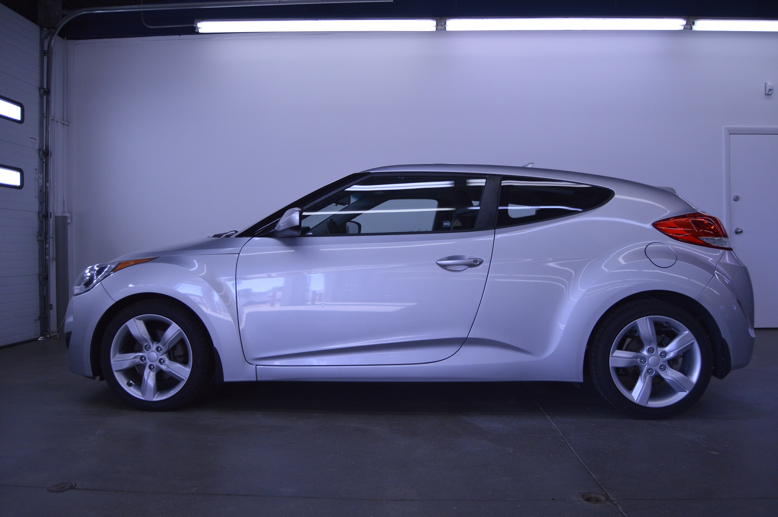 2012 Hyundai Veloster Base photo 3